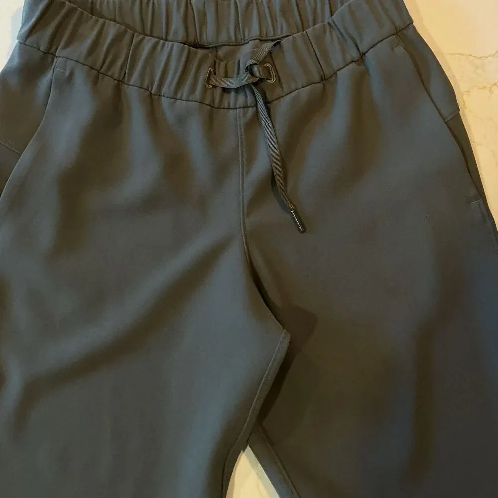 NEW Lululemon On the Fly Woven Crop Pant Sz 6 Grey Sage